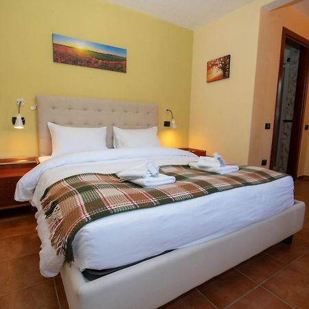 Villa Rina Deluxe And Cottage Porto Ceresio Dış mekan fotoğraf
